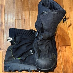 Neos waterproof Overshoe Explorer studded EUC